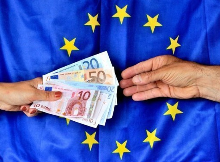 Moody's downgrades EU rating outlook to 'negative' - 1
