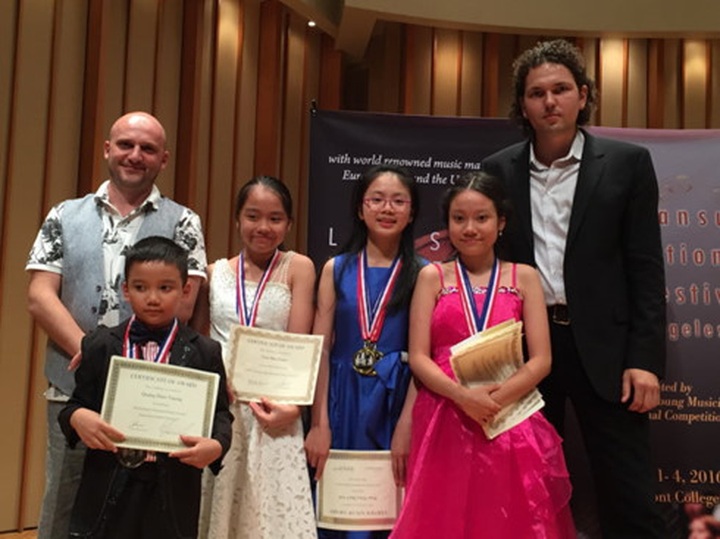 Young Vietnamese win 25 prizes at US piano contests - 1