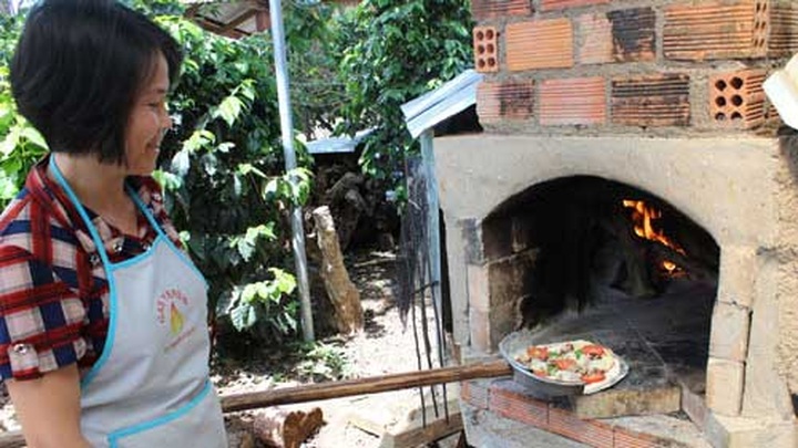 Wood fired pizza – A hit with tourists in Da Lat - 1