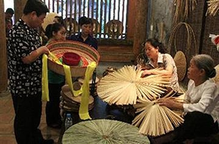 Old Quarter exhibitions promote traditional crafts - 1