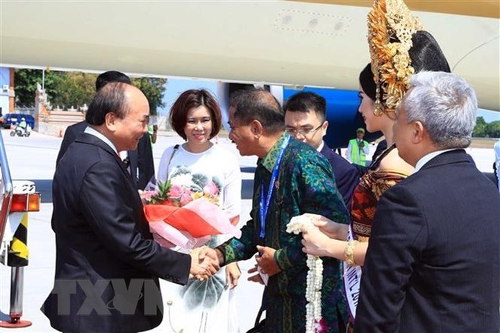 PM arrives in Bali for ASEAN Leaders’ Gathering - 1