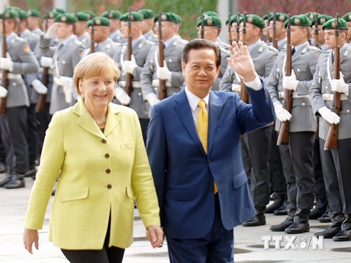 German Chancellor appreciates ties with Vietnam - 1