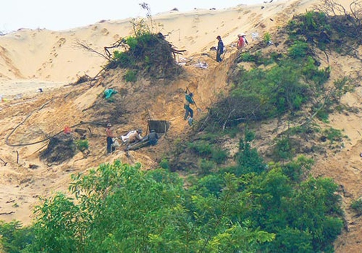 Mining rights to go up for auction - 1