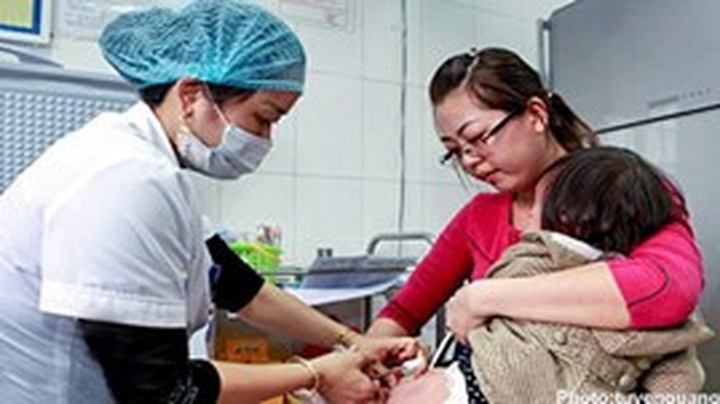 WHO experts assess vaccine quality in Vietnam - 1 WHO experts assess vaccine quality in Vietnam - 1