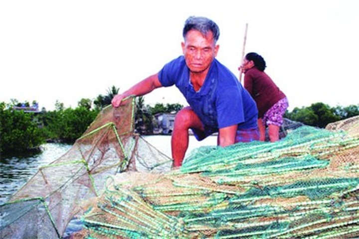 The amazing blind fisherman of central Vietnam - 1