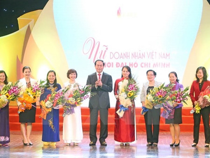 President Quang meets outstanding female entrepreneurs - 1