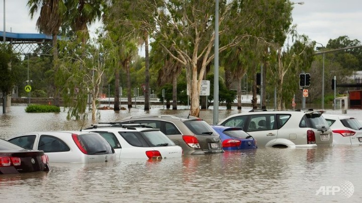 Australia floods still rising with two dead, four missing - 1