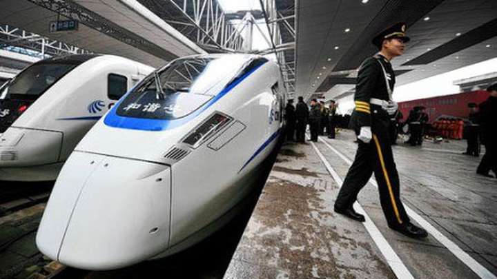 Vietnam to build a high-speed train system - 1