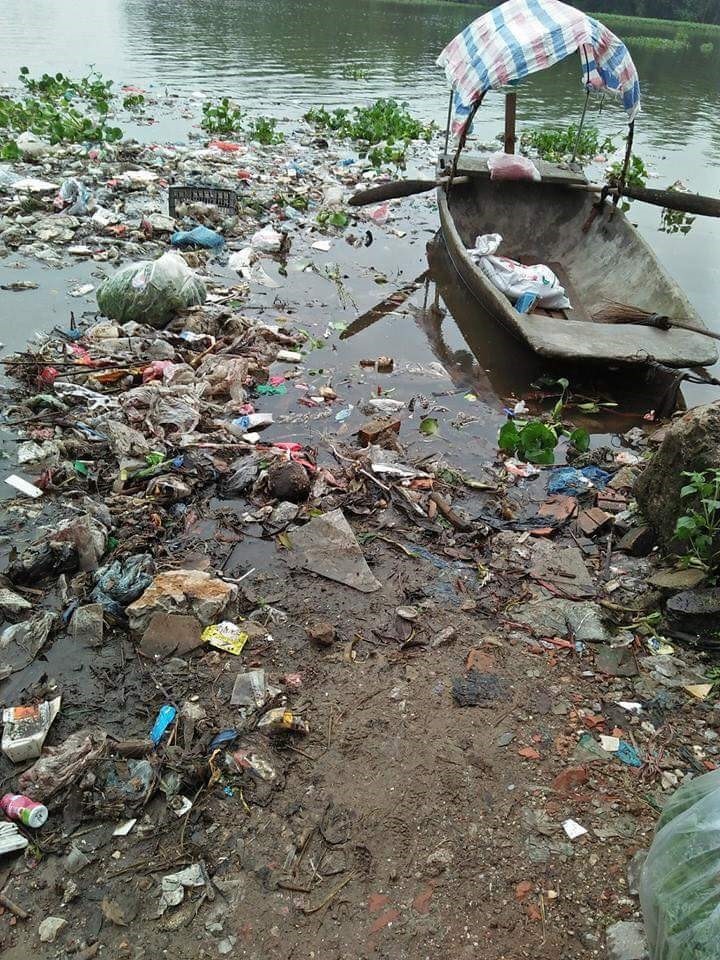 Thousands of households threatened by polluted river - 1