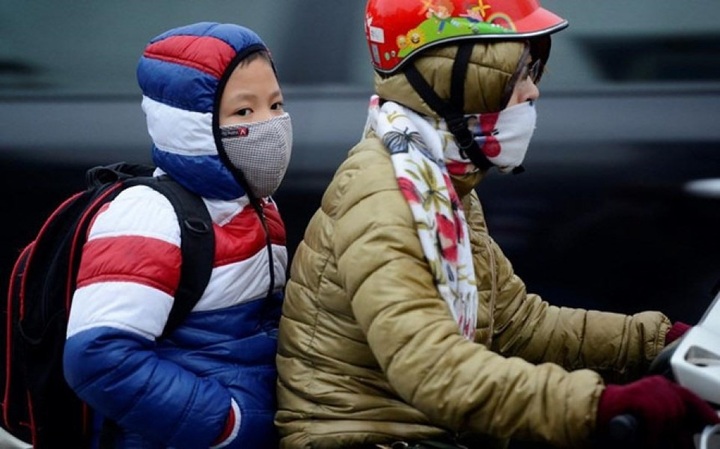 Parents struggle to find babysitters as temperatures drop - 1