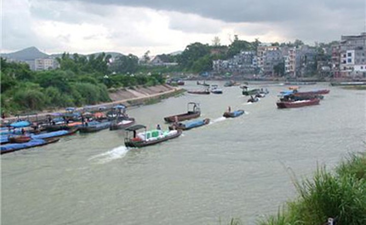 Vietnam, China to build Bac Luan border bridge - 1