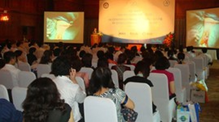 Vietnamese, French obstetricians meet in Hanoi - 1 Vietnamese, French obstetricians meet in Hanoi - 1