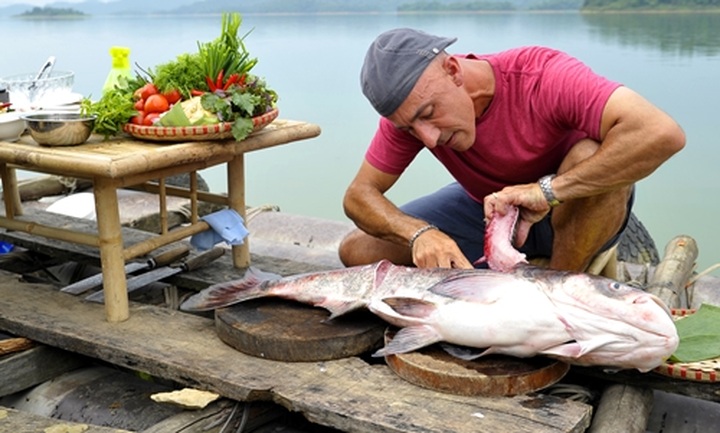 Famous US chef explores Vietnamese cuisine, culture - 1