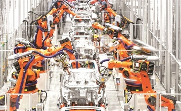 Vietnamese workers warned of ‘robot threat’ - 1