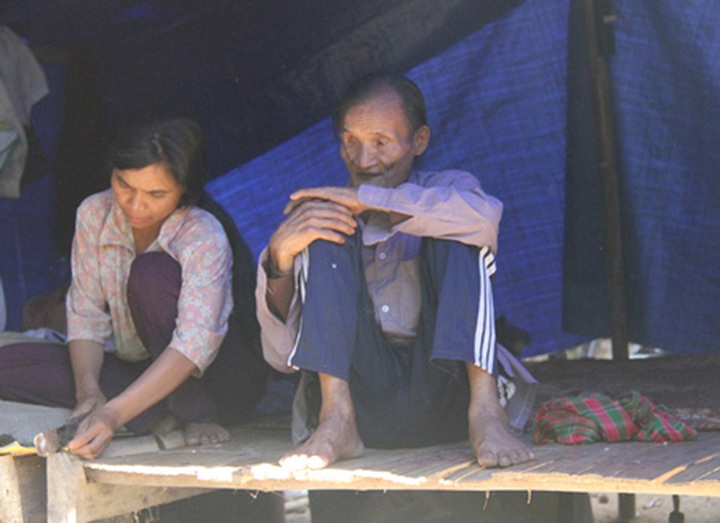 “Forest men” happy with new homes - 8