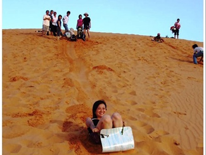 Endless sand dunes offer moments of tranquility on Ninh Thuan coast - 3 Endless sand dunes offer moments of tranquility on Ninh Thuan coast - 3