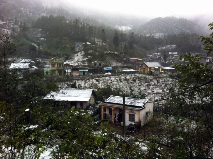 Snow falls in Sapa - 5