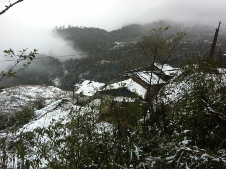 Snow falls in Sapa - 3