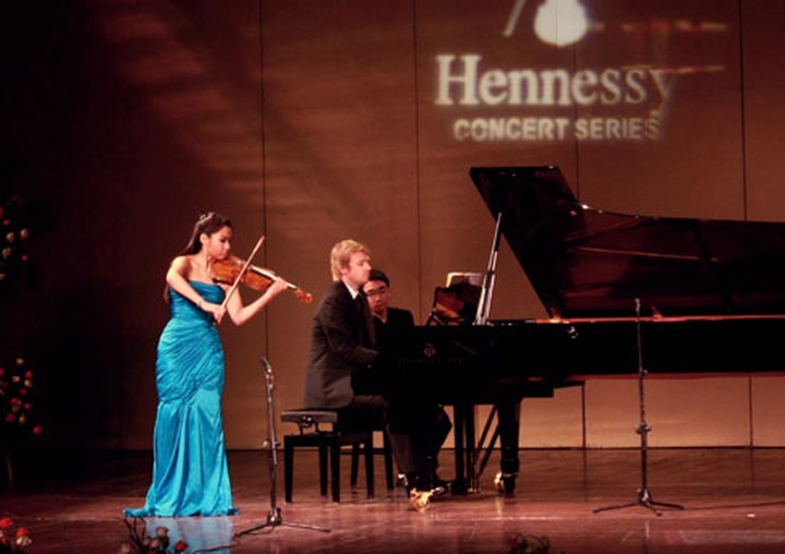 Invitation-only Hennessy concert - 1