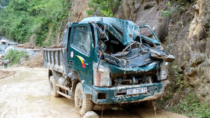 Flood and landslide wrecks Yen Bai - 12