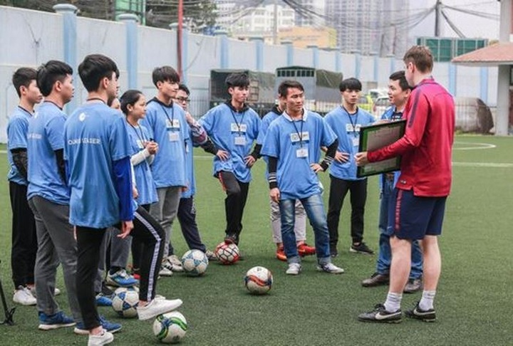 Manchester City academy offers training for Vietnamese students - 1
