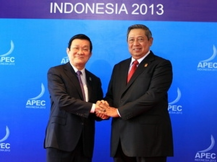 President meets with APEC leaders - 1 President meets with APEC leaders - 1