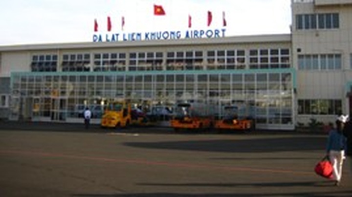 Seminar promotes the opening of Da Lat - Singapore air route - 1