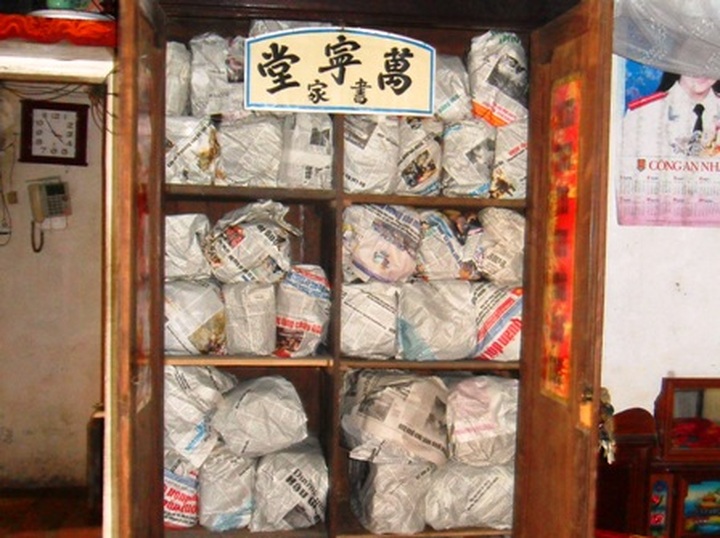 Thanh Hoa old book collection in desperate need of preservation - 1