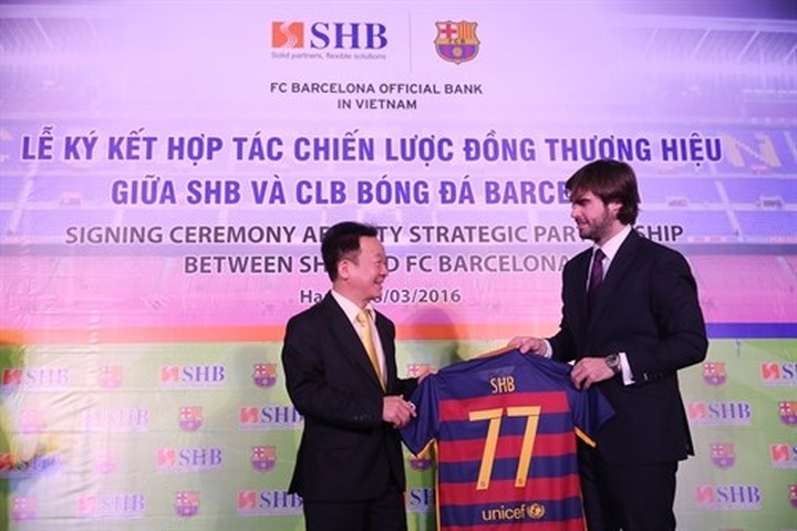 SHB, Barcelona FC ink cooperation agreement - 1 SHB, Barcelona FC ink cooperation agreement - 1