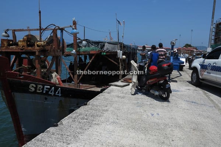 Filipino pirates attack Vietnamese fishermen near Banggi - 3