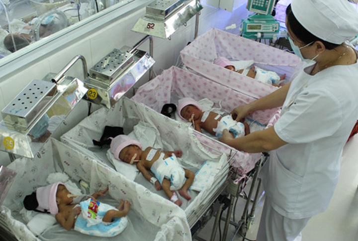 Dong Thap woman gives birth to quadruplets - 1 Dong Thap woman gives birth to quadruplets - 1