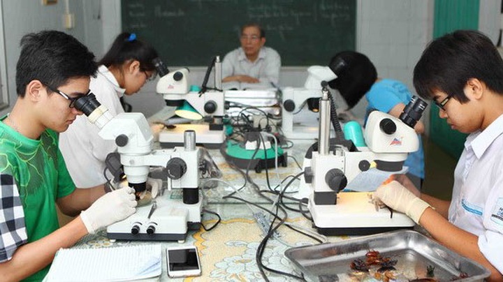 All Vietnamese student contestants awarded at Int’l Biology Olympiad - 1