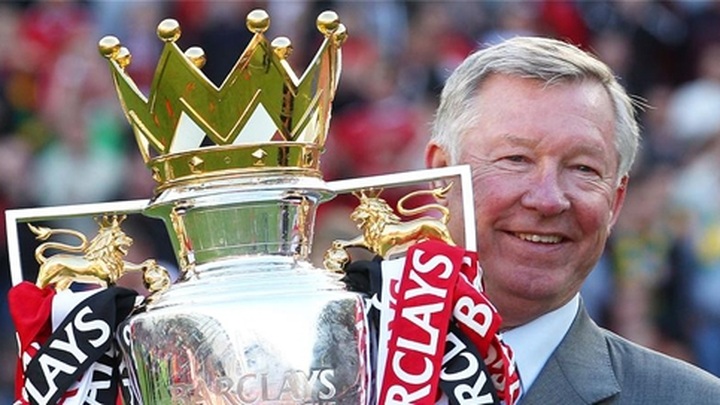 Man Utd brings Premier League trophy to Vietnam - 1 Man Utd brings Premier League trophy to Vietnam - 1