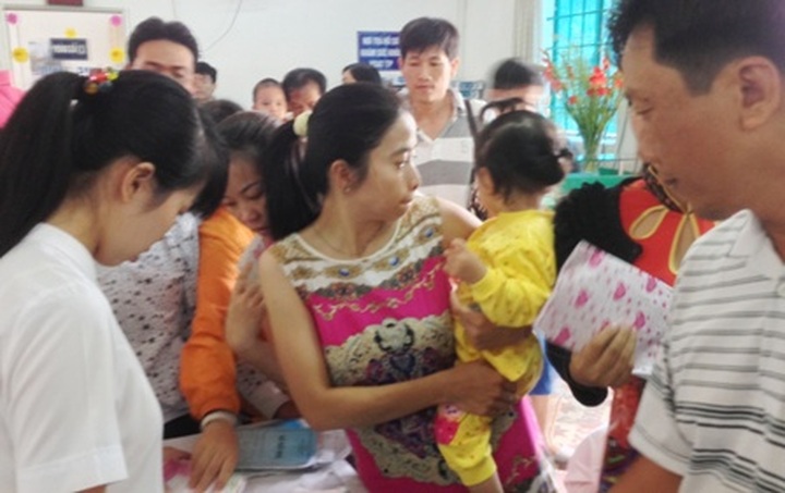 Hanoian parents send children away to avoid measles - 1