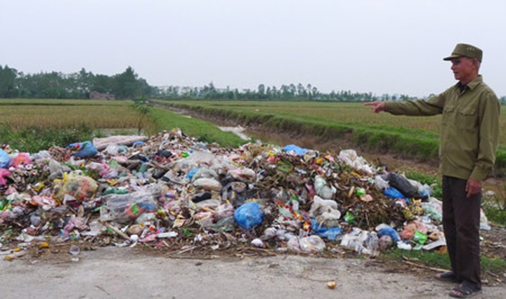 Chuong My faces waste problem - 1