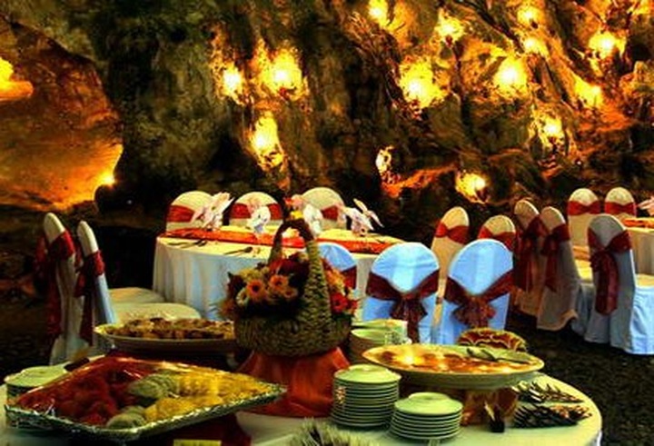 Halong Bay cave parties annoy locals - 1