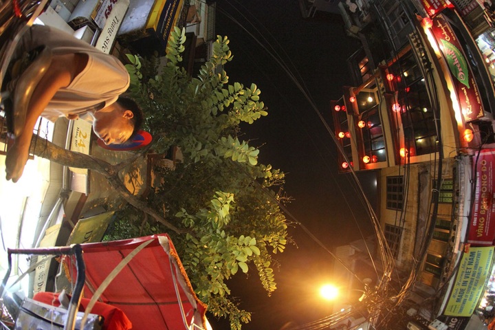 The capital's narrow streets - 1