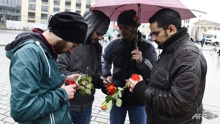 Syrian refugees brace for backlash after Paris attacks - 1 Syrian refugees brace for backlash after Paris attacks - 1