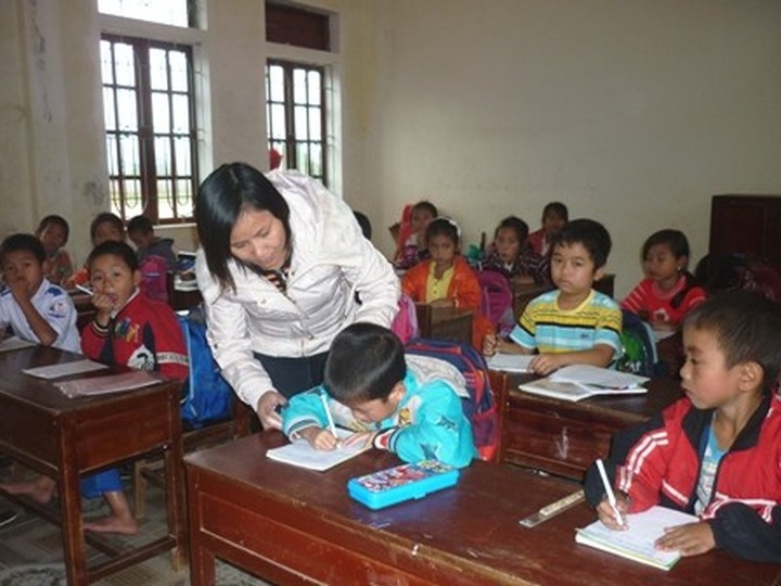 Ha Tinh teachers may lose jobs - 1