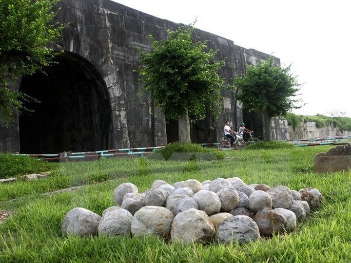 More vestiges found in Ho Dynasty Citadel - 1
