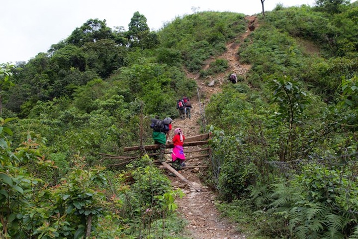 Watching cloud from top of Vietnam’s highest mountain - 4