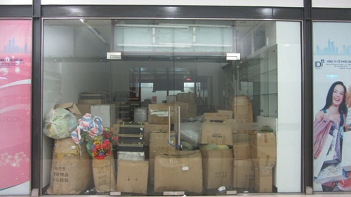 Luxury shops feel economic bite - 9