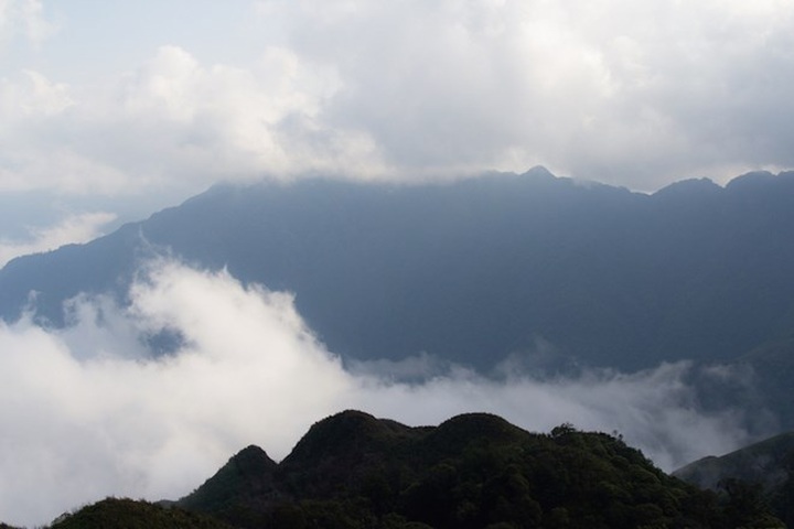 Watching cloud from top of Vietnam’s highest mountain - 6
