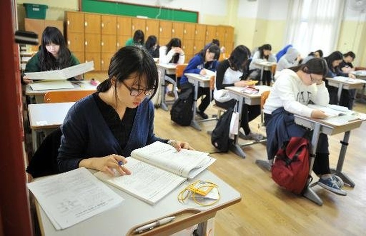 S.Korea put to the test for high-pressure exam - 1