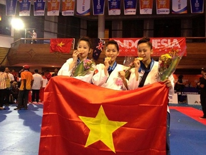 Vietnam take first gold at world champs - 1