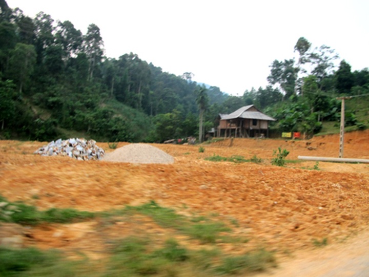 Low relocation compensation slows down VND6.8 trillion power project - 3