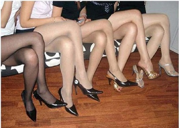 Young women make a killing though long-leg exposure - 1