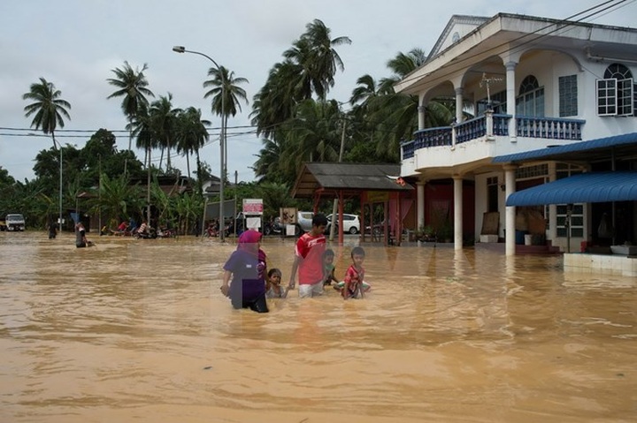 Malaysia spends 250 million USD to help flood victims - 1
