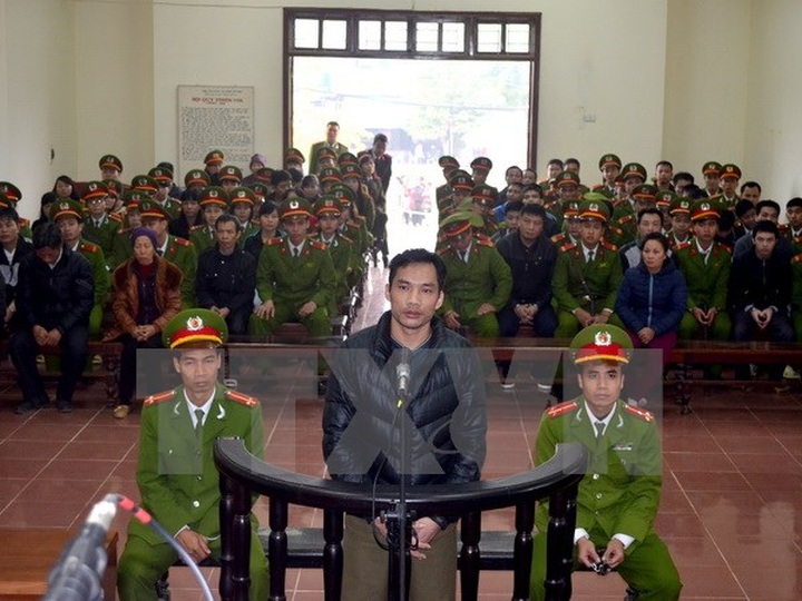 Court sentences eight to death for heroin trafficking - 1