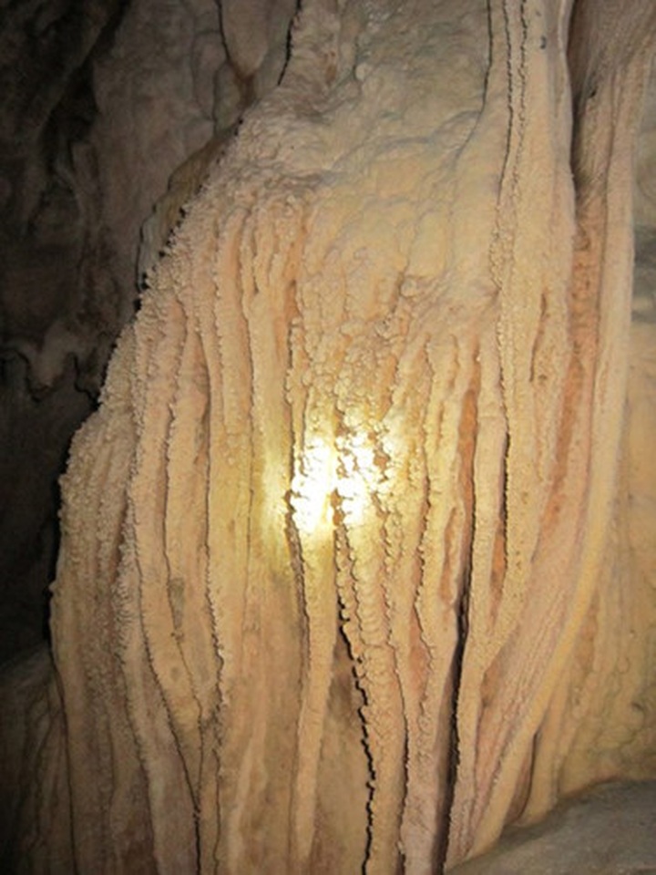 Residents discover new cave in Thanh Hoa - 8
